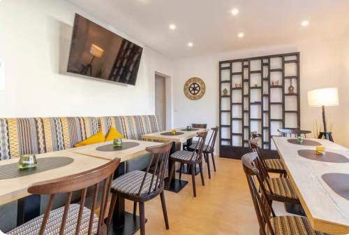 Townhaus Rhens 8 Schlafzimmer Sauna Weinkeller Fotostudio Hunde Willkommen — Rhens