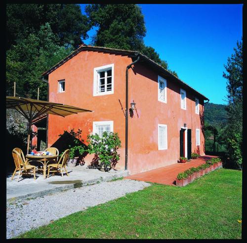 Villa Casetta — 4-Star Luxury Hotel in Lucca, Italy