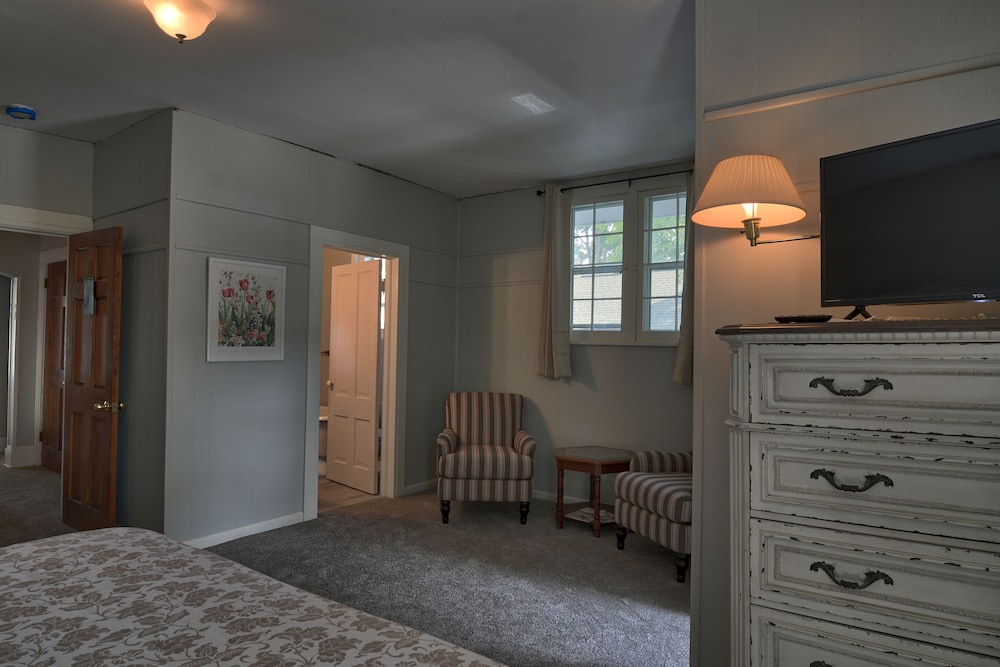 Charlevoix House - photo 7