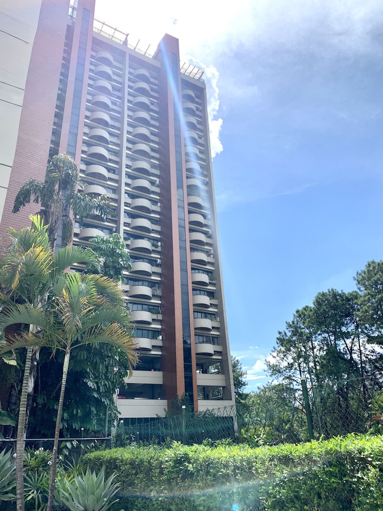 Bgv Le Bougainville by Anora Spaces — 4-Star Luxury Hotel in Barueri, Brasil