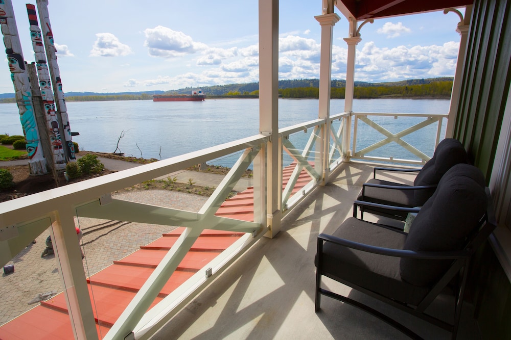 McMenamins Kalama Harbor Lodge - photo 17