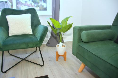 Tranquil Stays at 3 bedroom House in Dagenham — 4-Star Luxury Hotel in Dagenham, United Kingdom