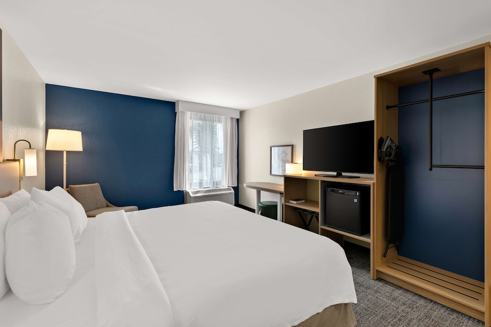 Spark by Hilton Tifton - photo 30