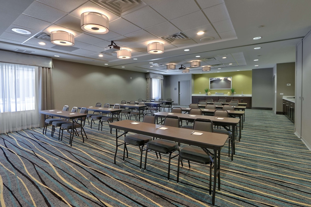 Hampton Inn & Suites Albuquerque Airport - photo 40