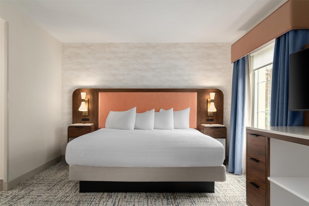 Hampton Inn & Suites Newport Middletown - photo 13