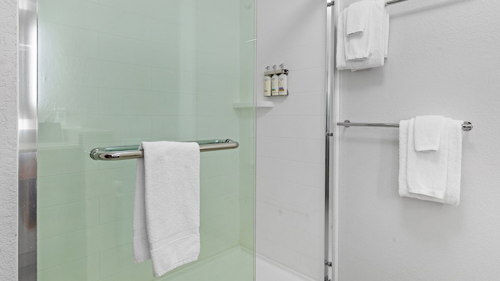 Holiday Inn Express & Suites Mobile University Area by IHG - photo 43