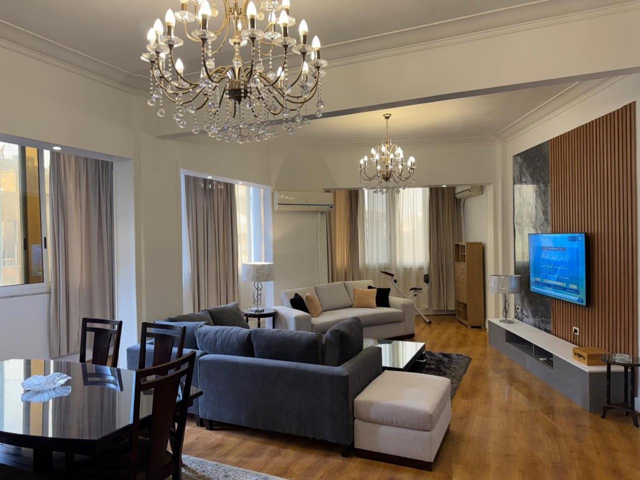 Classic Style 3 Bedrooms Zamalek Apartment — 4-Star Luxury Hotel in Cairo, Egypt