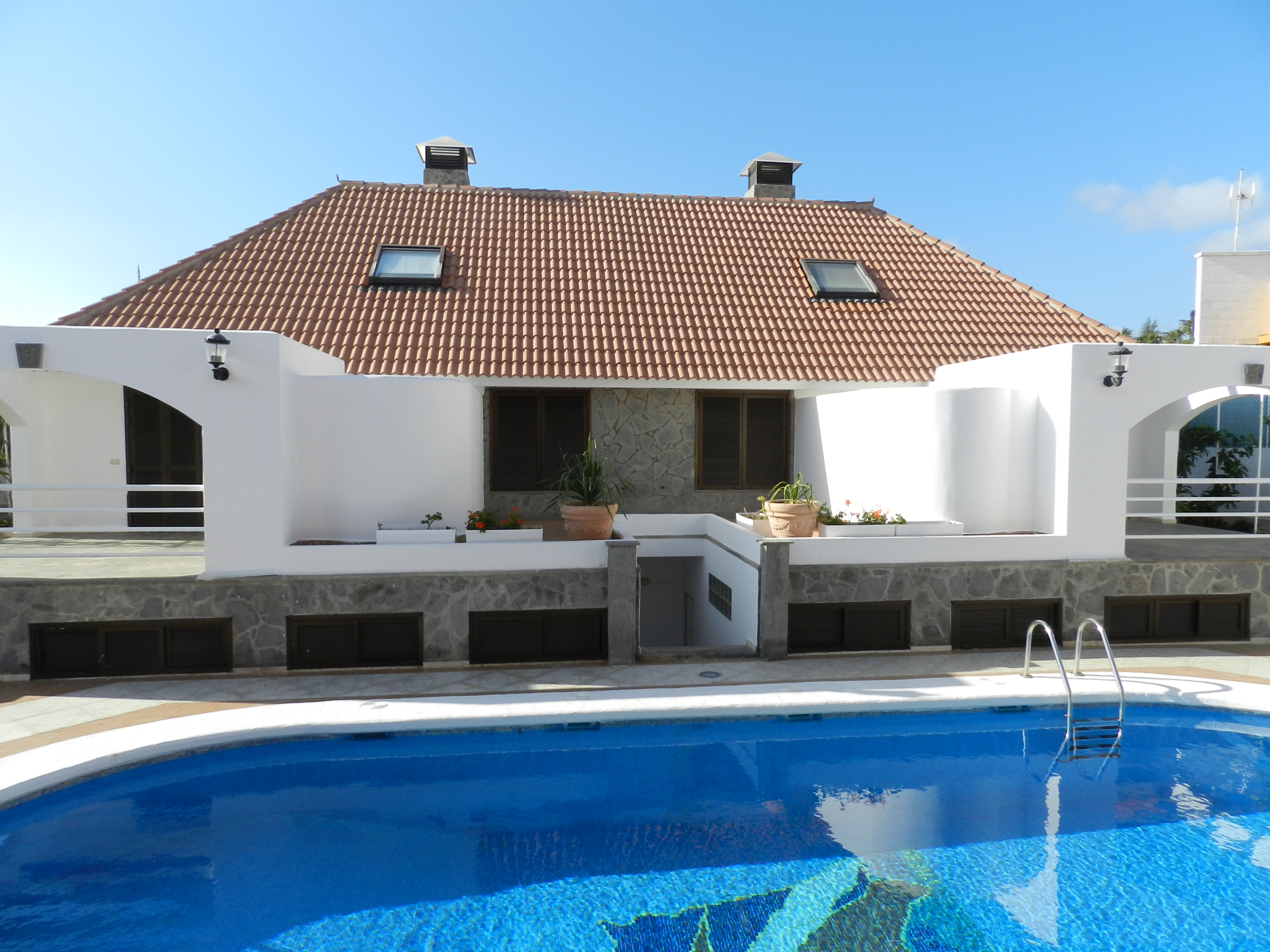 Villas Las Almenas — 4-Star Luxury Hotel in Maspalomas, Spain