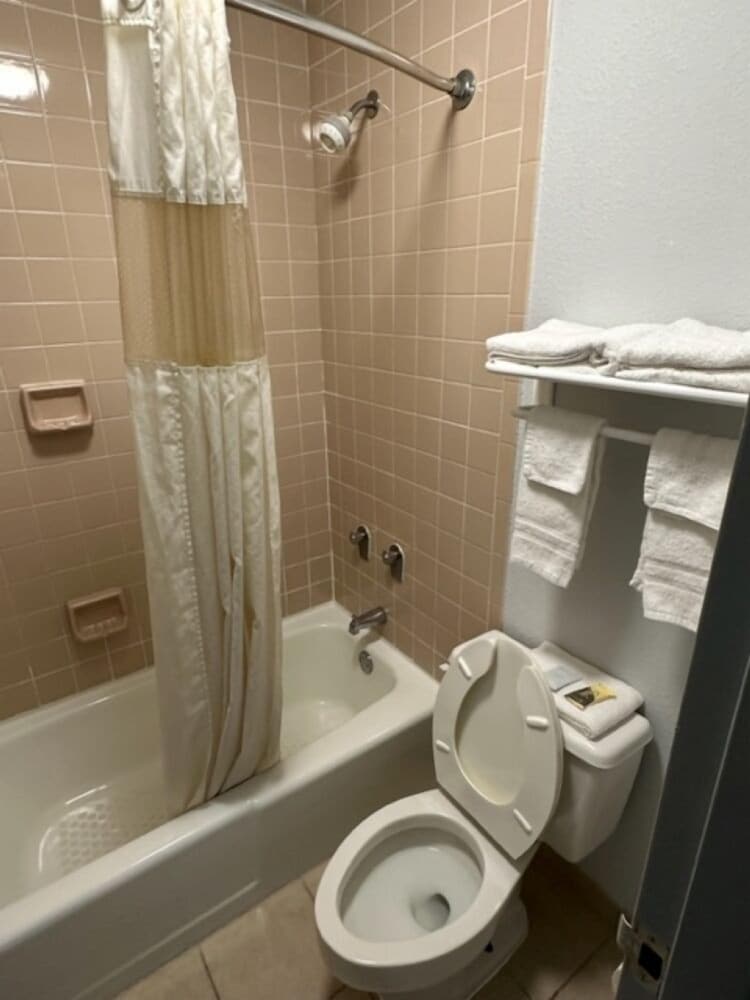 Homelodge Newnan - photo 16