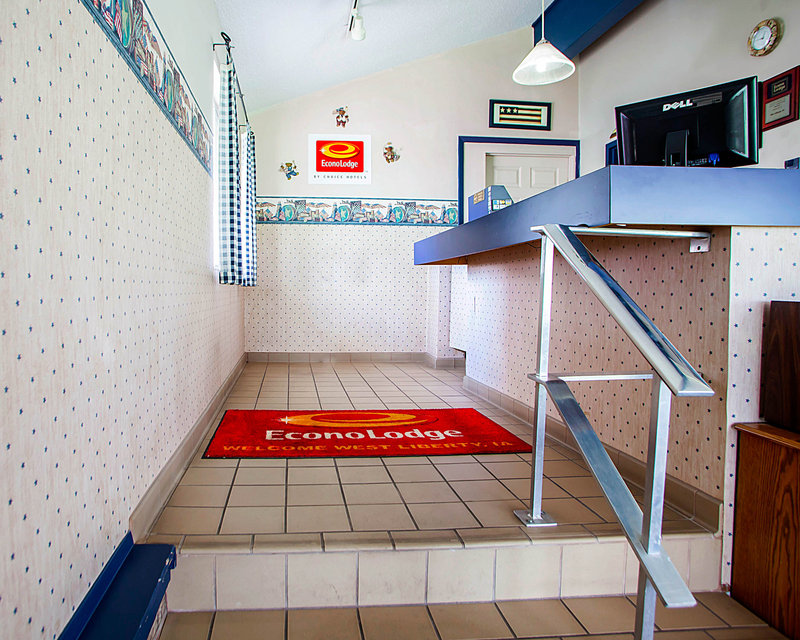 Econo Lodge West Liberty - photo 6