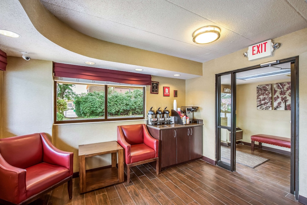 Red Roof Inn Detroit Plymouth Canton - photo 3