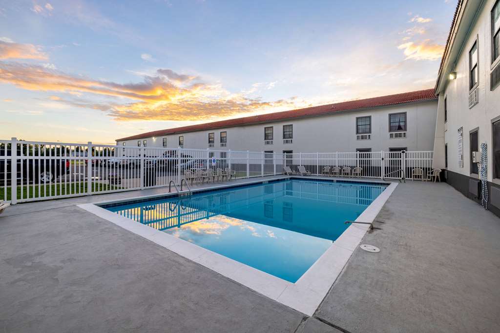 Days Inn by Wyndham Casper - photo 11
