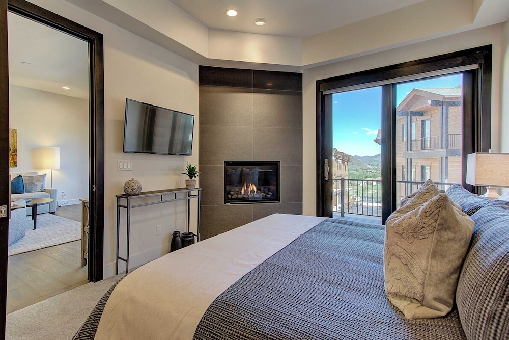 Juniper Landing 3 Bedroom by Avantstay Condo in Park City Mountain Resort w Pool Hot Tub & Gym - photo 24