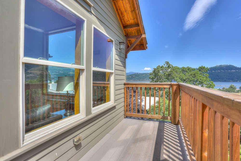 Hutson's Bridgeview 30 Day — 4-Star Luxury Hotel in Hood River, United States