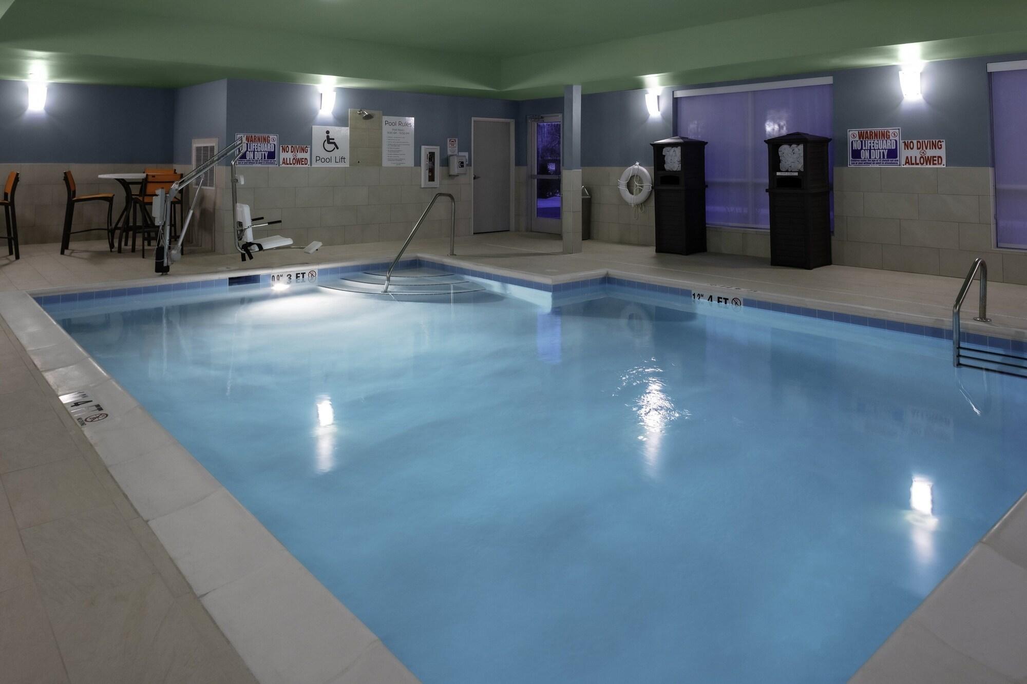 Holiday Inn Express & Suites Wilmington West Medical Park by IHG - photo 17