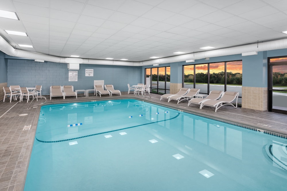 Holiday Inn Express Hotel & Suites South Portland by IHG - photo 20