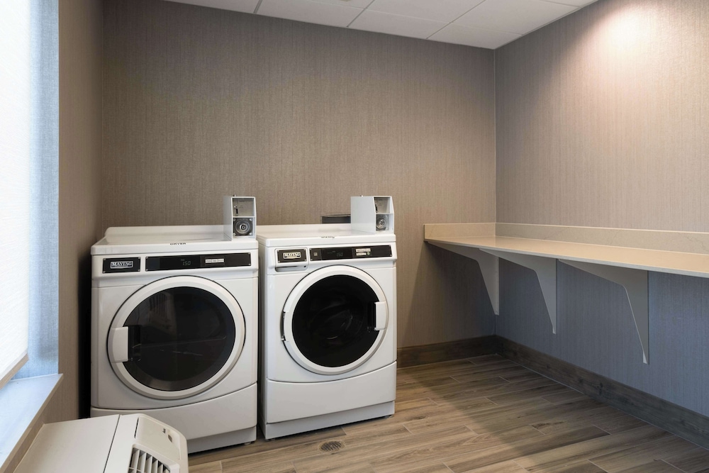 Hampton Inn & Suites Manteca - photo 46