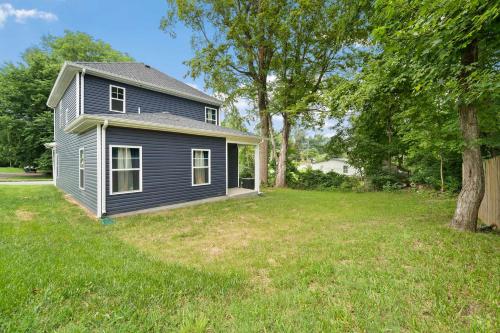 Minutes from Downtown The Comfy Navy Nestler - photo 30