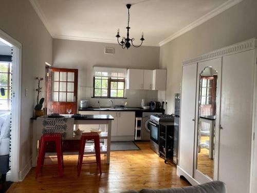 Milner Cottage: Digital Nomad Oasis