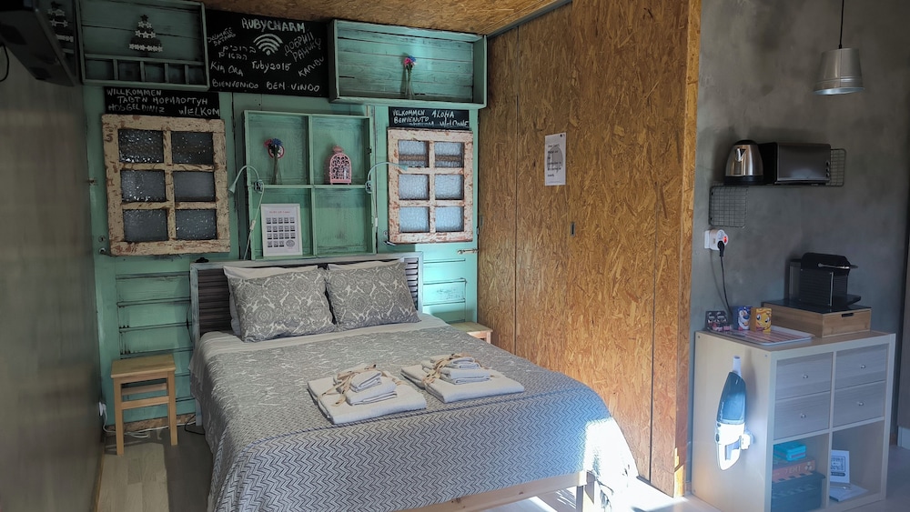 Ruby Charm Houses - carbon neutral hotel in Porto