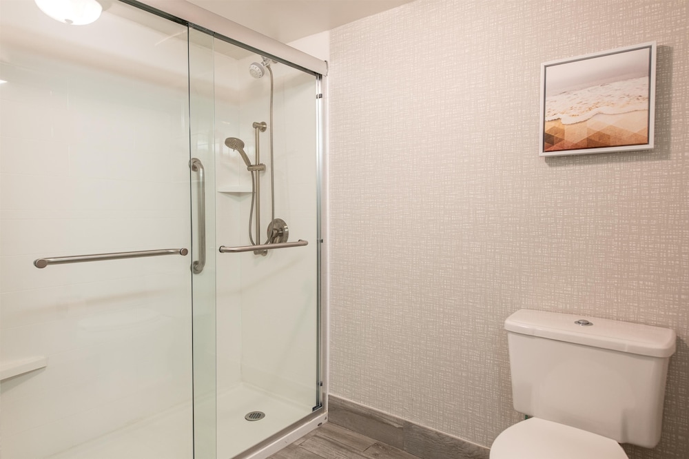Hampton Inn Newport News Yorktown - photo 24