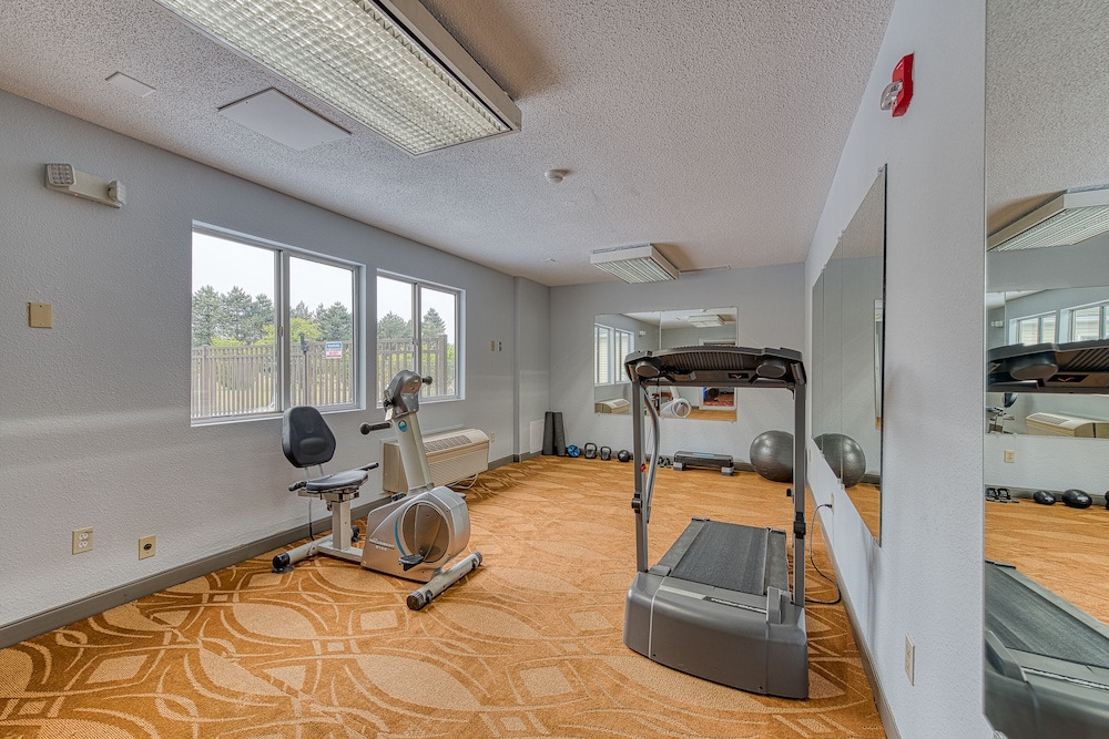 American Inn and Suites Dundee - photo 29