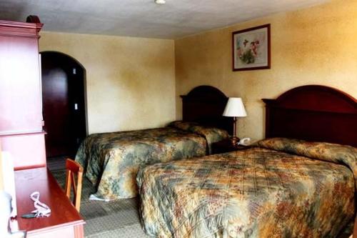 Summit Inn & Suites Hempstead - photo 9