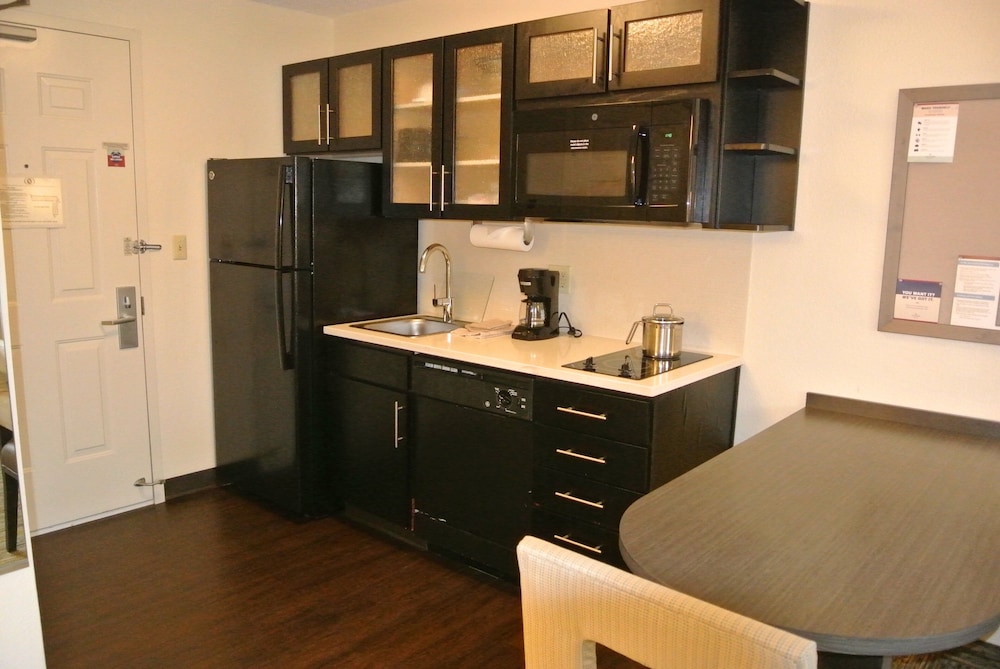 Candlewood Suites Washington Fairfax by IHG - photo 16