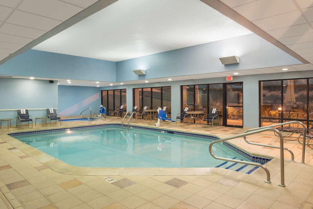 Hampton Inn Columbia - photo 27