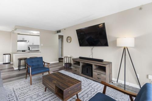 Newly Renovated 2 Bedroom Downtown Saskatoon Condo — 4-Star Luxury Hotel in Saskatoon, Canada