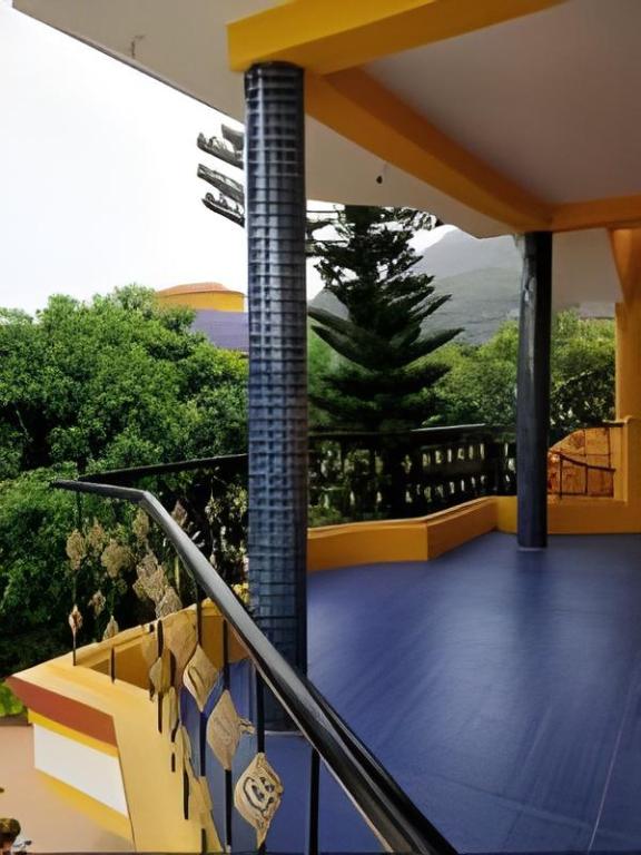 Imperial Inn Haroz — hotel in Kuttalam