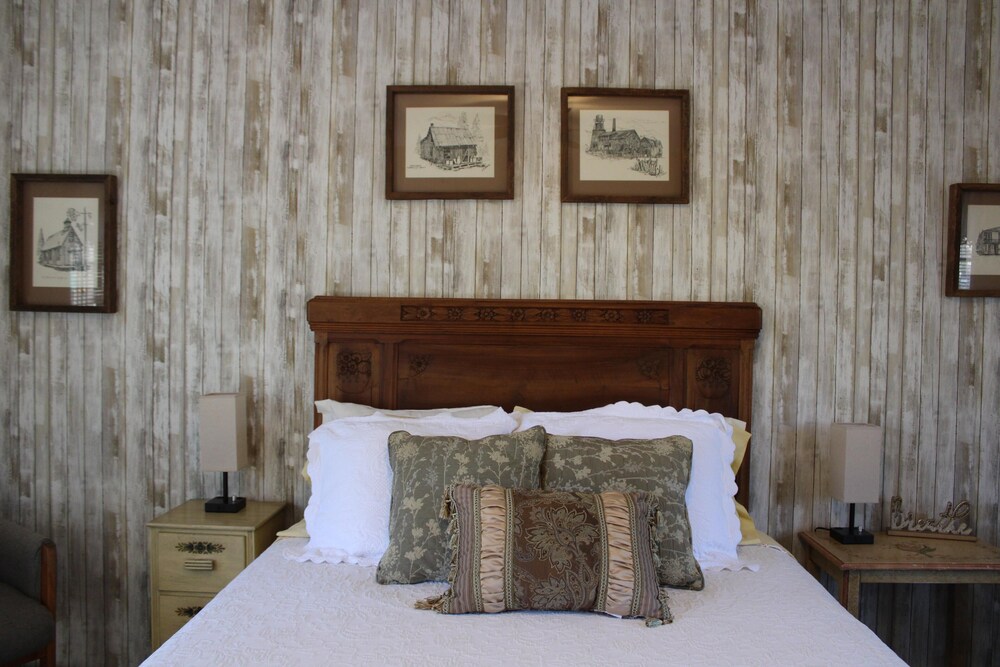 The Bonnie Inn Unit 1 - photo 2