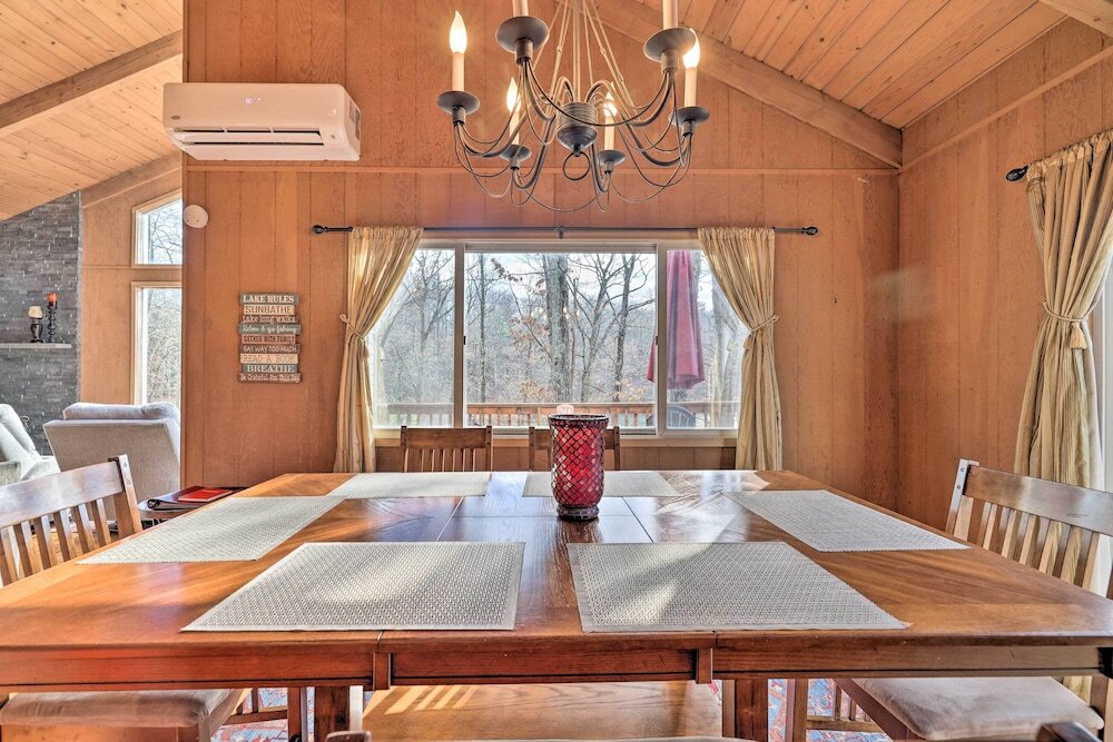 Lakefront Poconos Cottage Deck Fire Pit and Grill - photo 14
