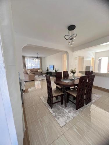 The comfortplace 4 bedrooms near lake Naivasha resort in Naivasha, Kenya