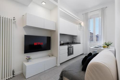 Elegant Junior Home Milano AC & Fast Wi Fi — 4-Star Luxury Hotel in Milan, Italy