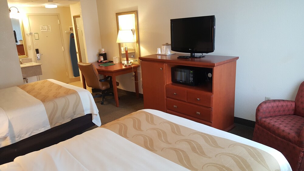 Quality Inn & Suites Hotel West Chester - photo 12
