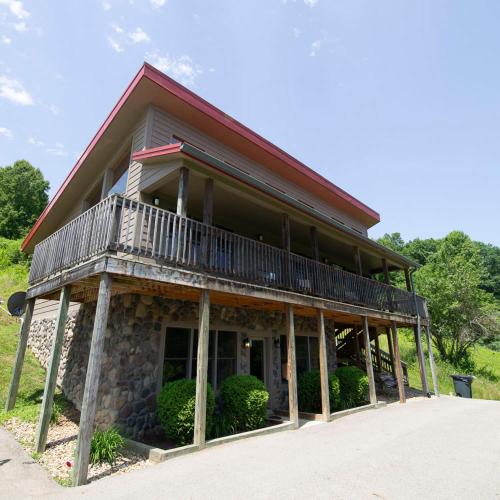 Overlook by The Chalets - carbon neutral hotel in Logan