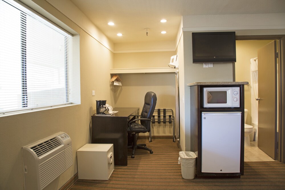 Travelodge La Mesa - photo 35