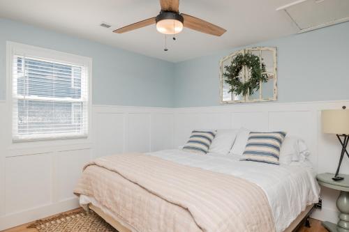 Sawyers Shore Shack by Oak Island Accommodations - photo 13