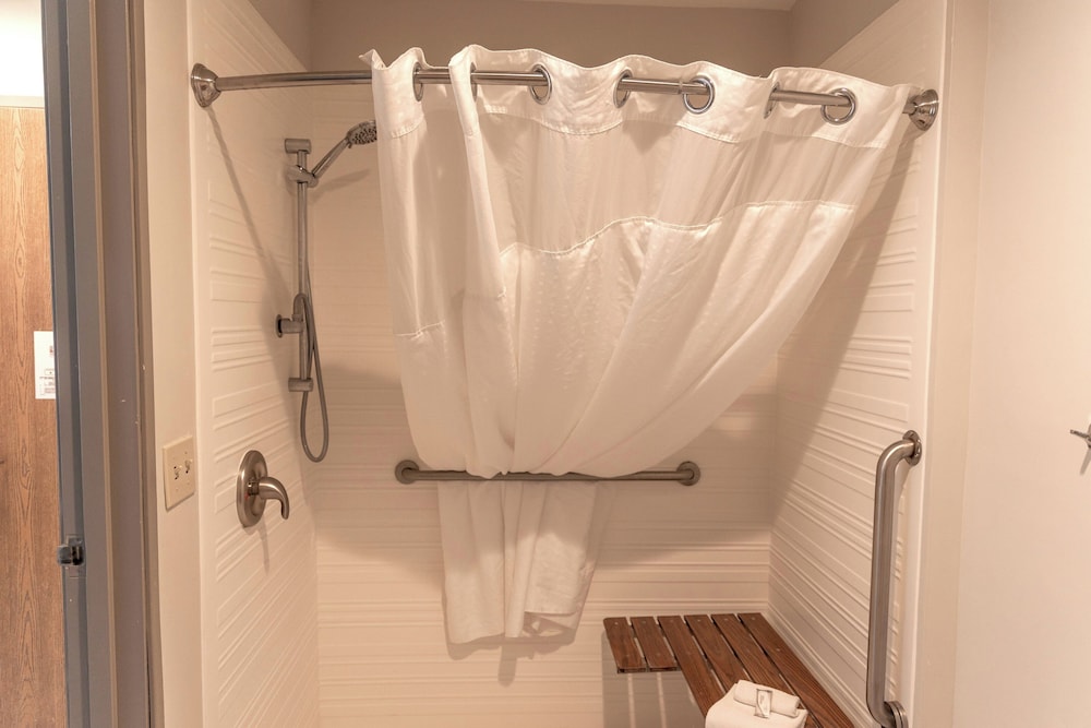 Holiday Inn Express Hotel & Suites Torrington by IHG - photo 15