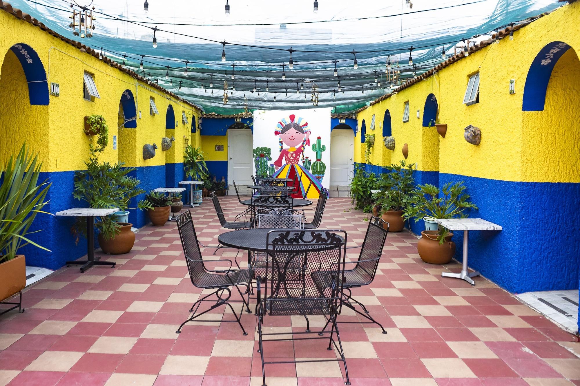 Hotel Media Luna — hotel in Tlaquepaque