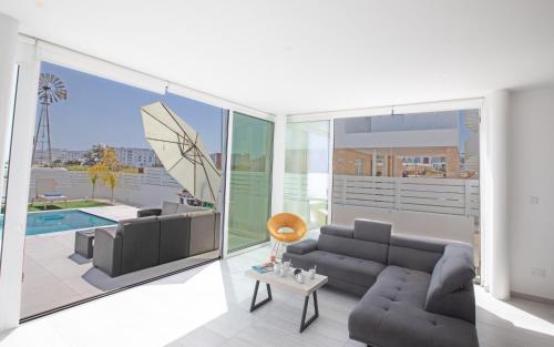 Walk To Protaras Center & Beach Your Dream Escape Blue Island Villa