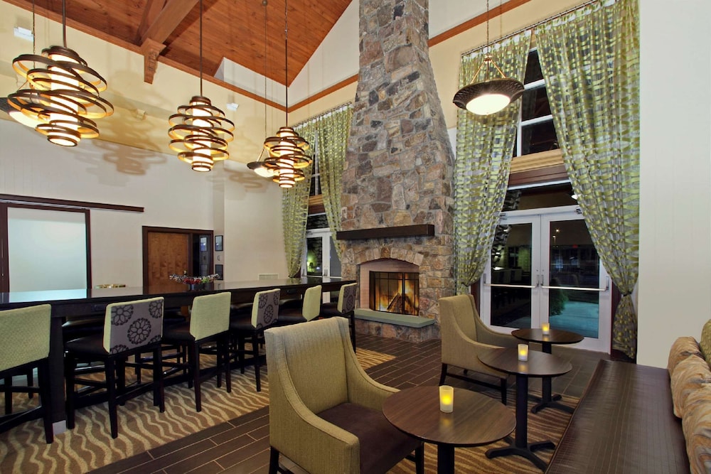 Hampton Inn & Suites Newtown - photo 3