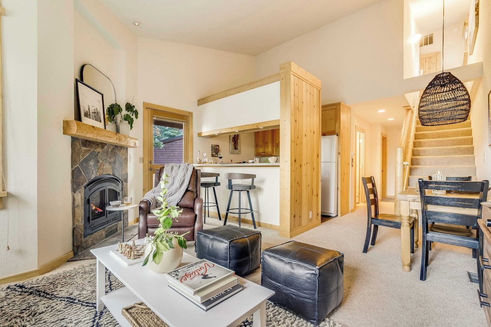 Sierra by Avantstay Ski In Ski Out Near Truckee w Access to Northstar Resort Community - photo 8