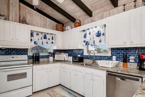 Brigantine by Oak Island Accommodations - photo 37