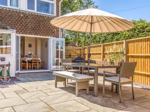 3 Bedroom Cottage in the Heart of Beautiful Bosham Pass the Keys — 4-Star Luxury Hotel in Chichester, United Kingdom