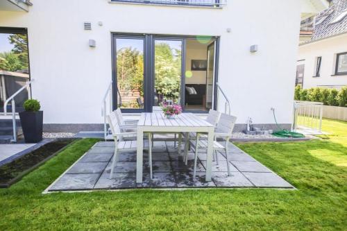 Ferienwohnung Strandhaus Möwenberg App. 77 — 4-Star Luxury Hotel in Scharbeutz, Germany