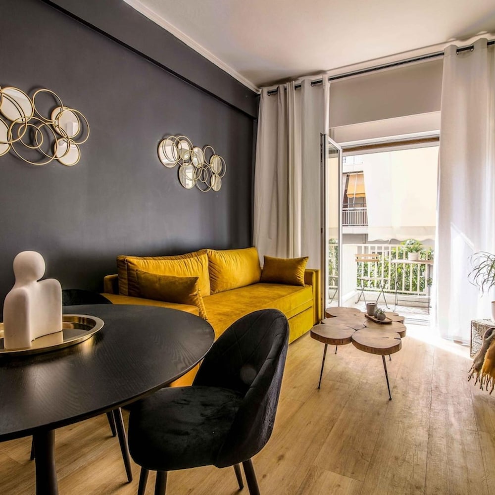 Classy Apartment in Athens — 4-Star Luxury Hotel in Kallithea, Greece