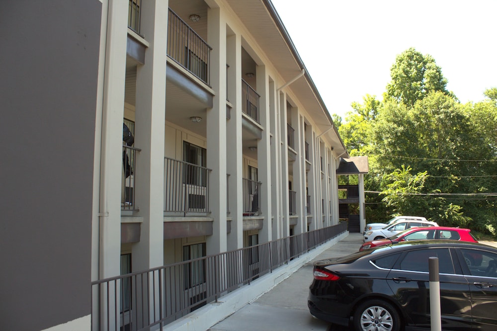 The University Inn at Emory - photo 27