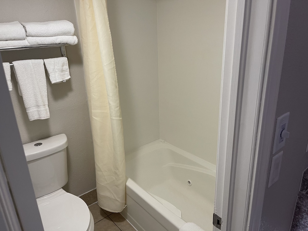 Stratford House Inn Branson - photo 14